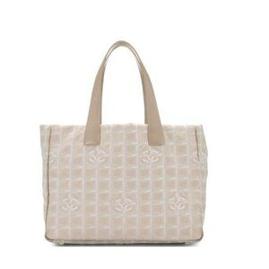Chanel on the Go: Cream of the Crop – Preloved Travel Line Tote